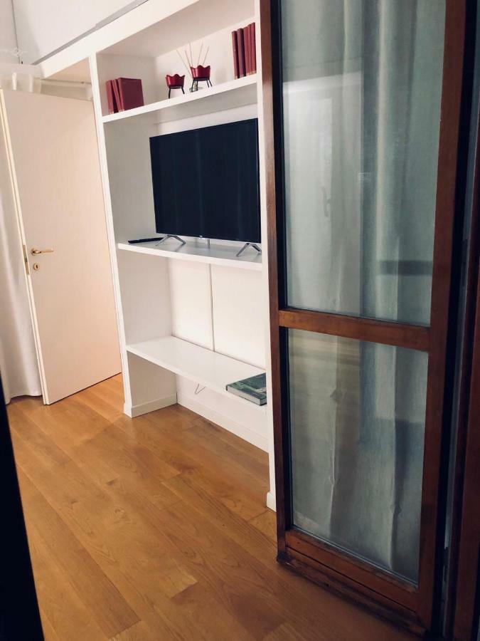 Florence Liberta Apartment With Balcony المظهر الخارجي الصورة